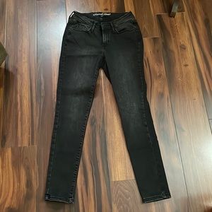 Black distressed jeans